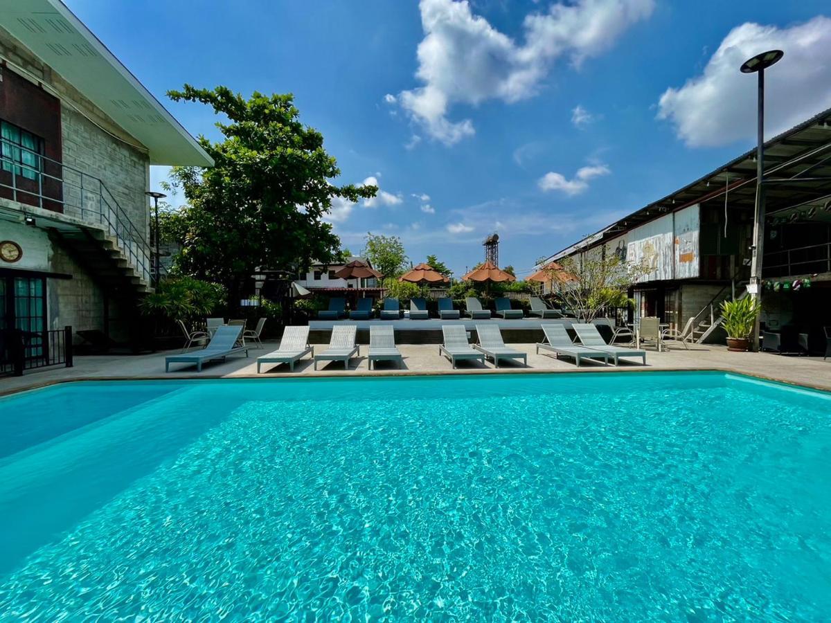 The Warehouse Chiang Mai Hotel Exterior photo