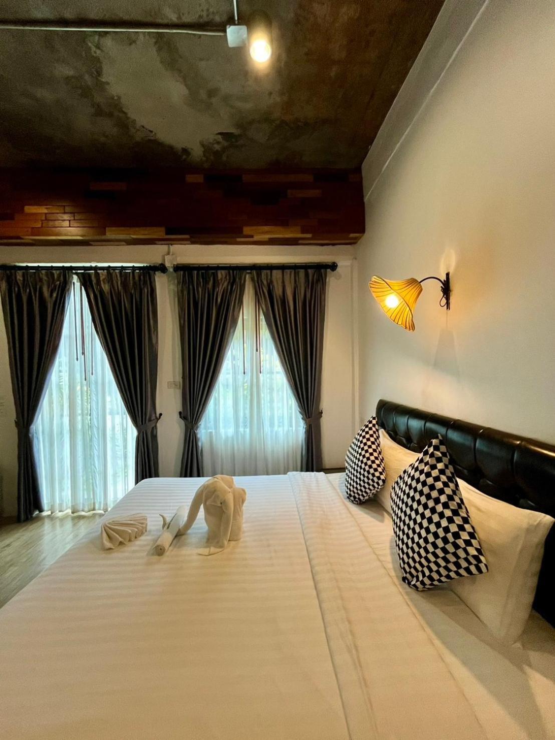 The Warehouse Chiang Mai Hotel Exterior photo